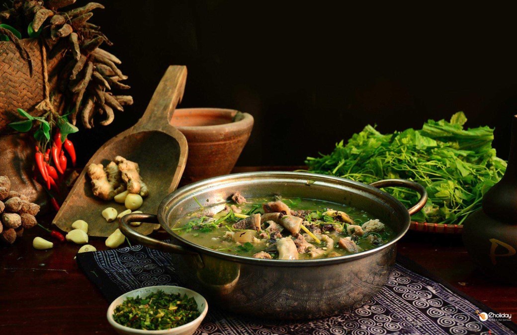 Thắng cố is one of the most weird food in Vietnam 